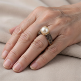 Anillo dorado vintage con perla