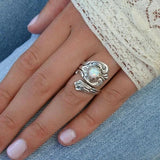 Anillo ajustable con cuchara de ópalo blanco
