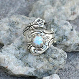 Anillo ajustable con cuchara de ópalo blanco