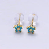 Pendientes de clavo con flor delicada