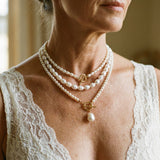 Collar elegante de perlas