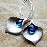 Pendientes vintage de plata y zafiro en forma de pétalo