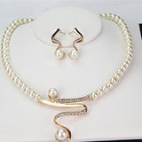 Set de Collar y Aretes de Perlas Naturales