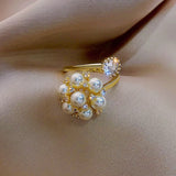 Anillo ajustable con perlas suaves