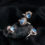 Anillo Luisa con Piedra Lunar