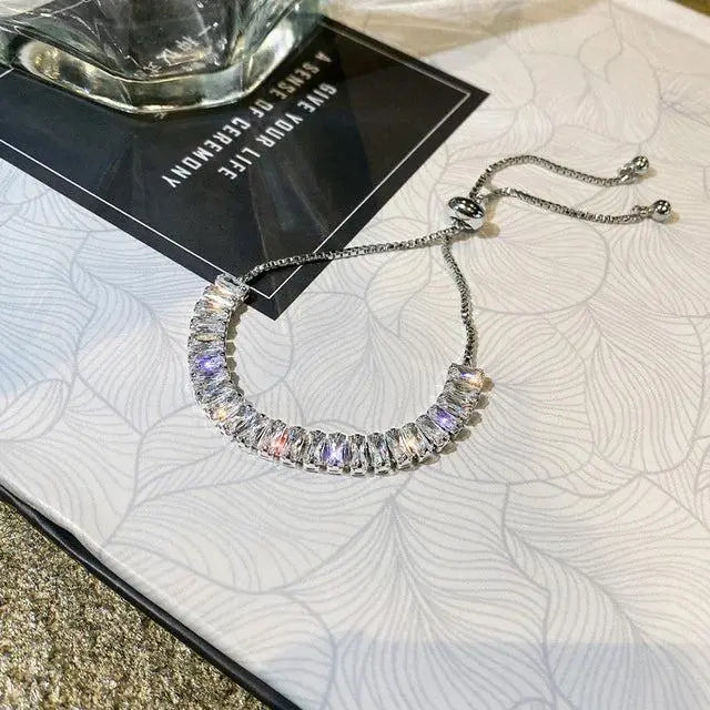 Brazalete ajustable con circonitas