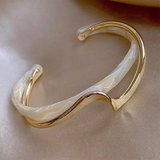 Brazalete abierto esmalte blanco y oro