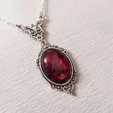 Collar con colgante vintage de plata y cuarzo rojo