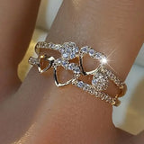 Anillo de Corazones de Oro y Cristal