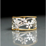 Anillo de Oro y Hojas de Plata