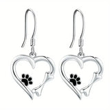 Pendientes de plata con diseño de corazón y pata