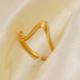 Anillos geométricos en forma de ola