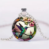 Lunéa™ | Collar con Colgante de Colibrí bajo Cúpula de Cristal