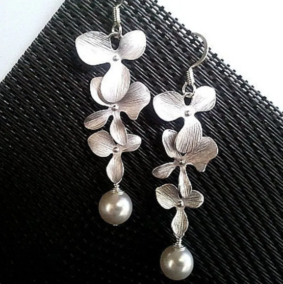 Collar y Pendientes Pétalos de Plata