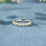 Anillo de plata con margarita pequeña