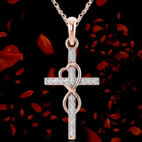 Collar con colgante de cruz en liga de diamante