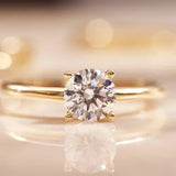 Anillo solitario en oro con circón de talla brillante
