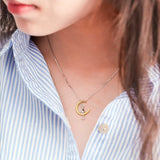 Collar Elegante con Luna Creciente y Gato