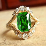 Anillo elegante con piedra de esmeralda
