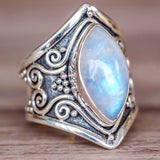 Anillo con Piedra Lunar Plateada