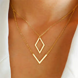 Collar elegante con colgante geométrico en V
