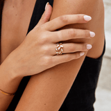 Anillo de hoja dorada