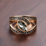 Anillo elegante de cristal negro