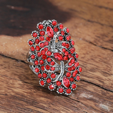 Anillo de plata elegante con cristal rojo