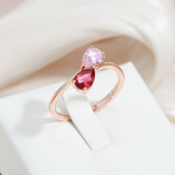 Anillo elegante de oro con cristal rojo