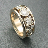 Anillo vintage de oro con zirconia cúbica