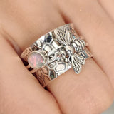 Anillo de piedra lunar con abeja
