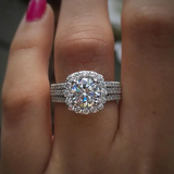 Anillo Plateado en Capas Brillantes