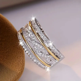 Anillo trenzado brillante con zirconia