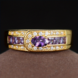 Anillo Dorado Vintage con Circón Morado