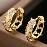 Pendientes de aro dorados huecos con brillo