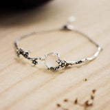 Brazalete Vintage Plata y Flores