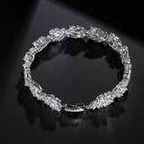 Pulsera vintage con cadena plateada brillante