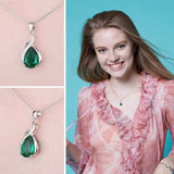 Collar Leônia con piedra de esmeralda